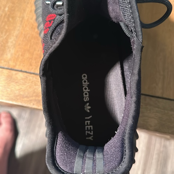 Yeezy 350 V2 Bred - Picture 4 of 10